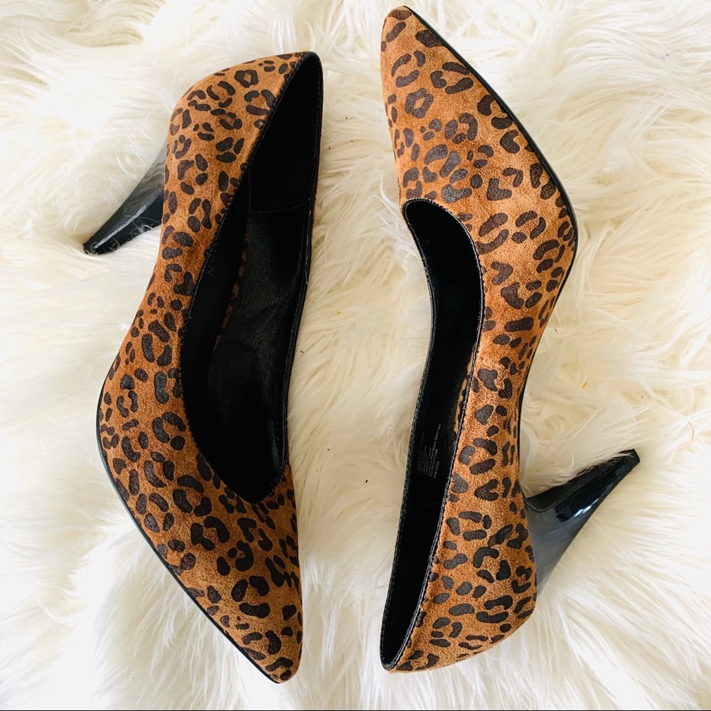 Dana Buchman leopard print leather heels size 10